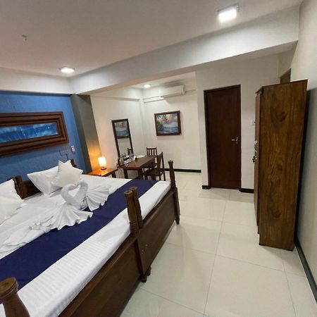 Rush City Hotel แคนดี้ ภายนอก รูปภาพ