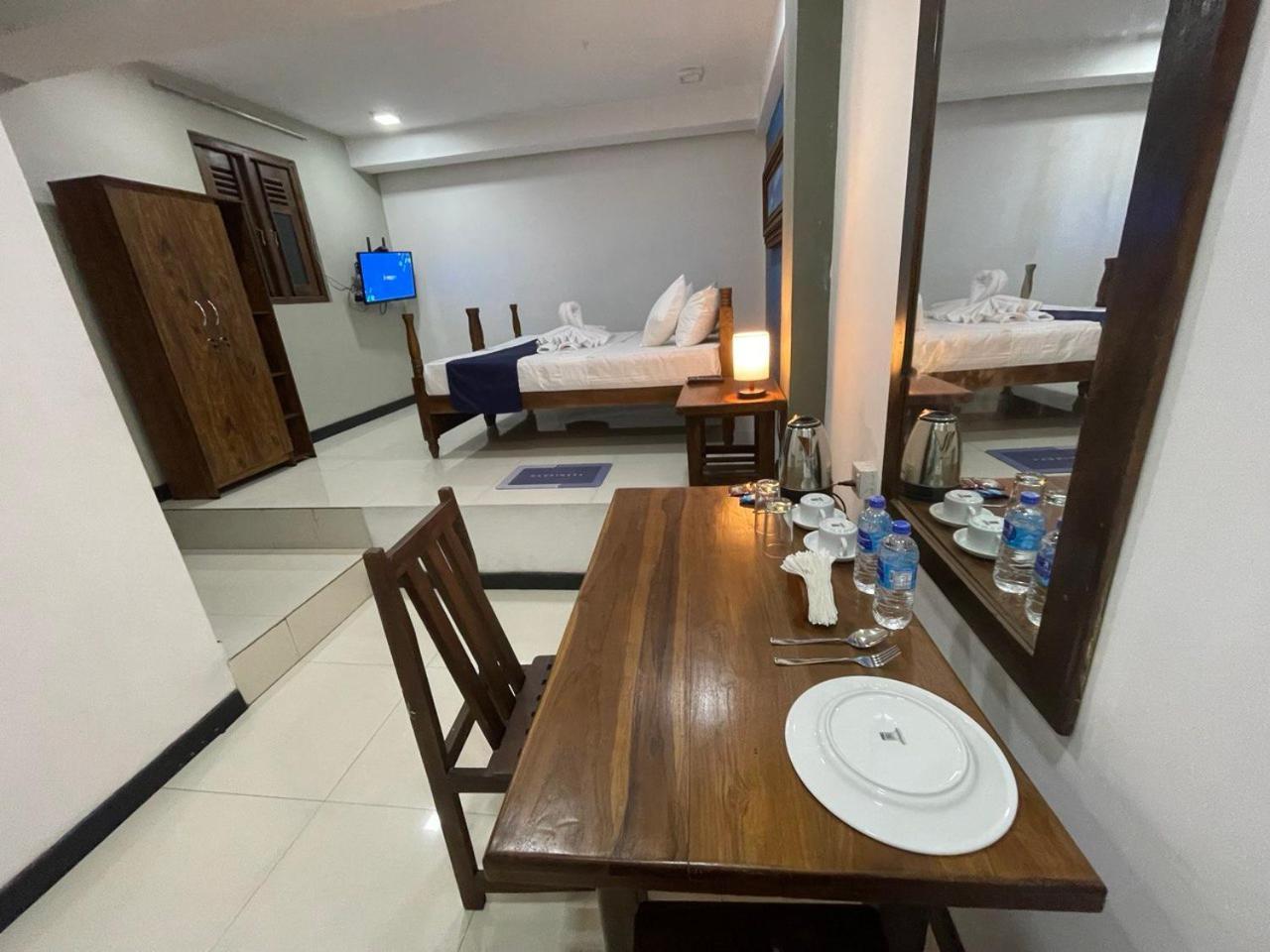 Rush City Hotel แคนดี้ ภายนอก รูปภาพ