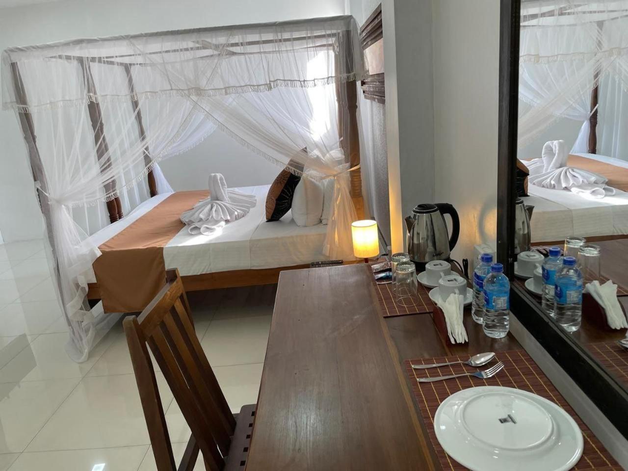 Rush City Hotel แคนดี้ ภายนอก รูปภาพ
